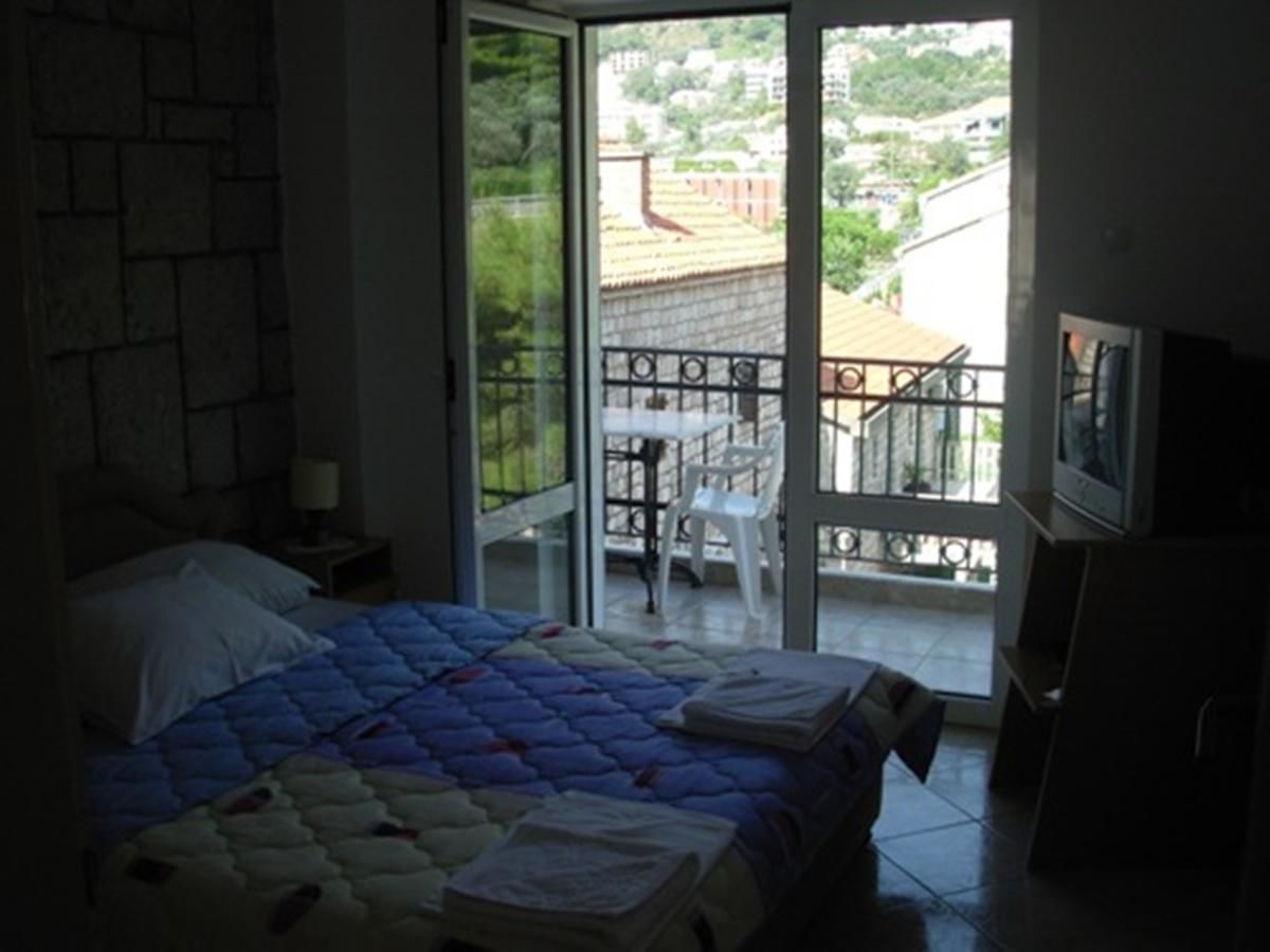 Апартаменты Apartments Mitrovići Miločer Свети-Стефан-35