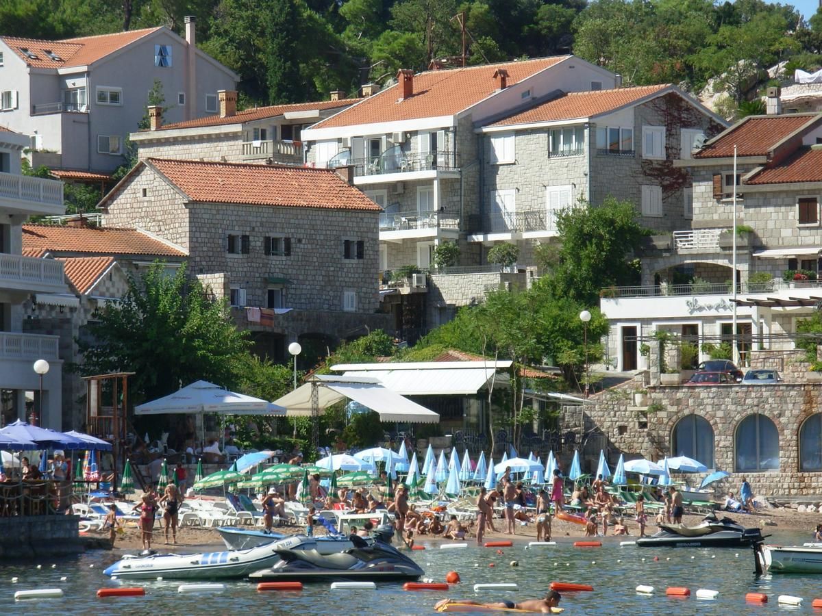 Апартаменты Apartments Mitrovići Miločer Свети-Стефан-40