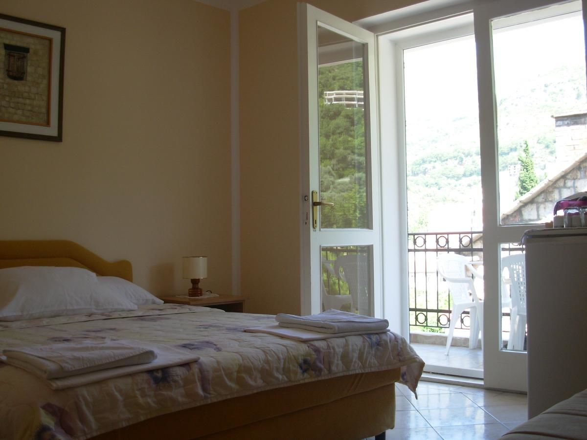 Апартаменты Apartments Mitrovići Miločer Свети-Стефан-12