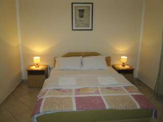 Апартаменты Apartments Mitrovići Miločer Свети-Стефан Трехместный номер с балконом-2