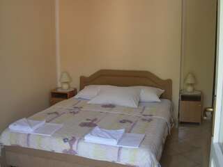 Апартаменты Apartments Mitrovići Miločer Свети-Стефан Двухместный номер с 1 кроватью и балконом-3