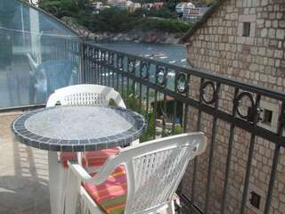 Апартаменты Apartments Mitrovići Miločer Свети-Стефан Двухместный номер с 1 кроватью и балконом-5